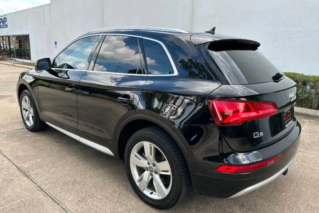 2018 Audi Q5 2.0T Premium Plus photo 1
