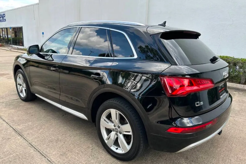 2018 Audi Q5 2.0T Premium Plus photo 1