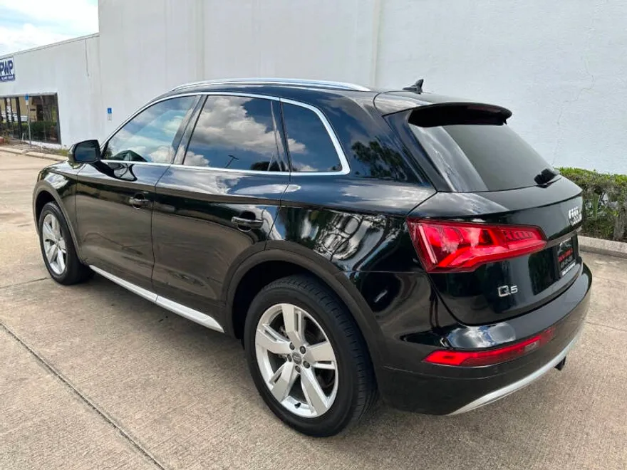 2018 Audi Q5 2.0T Premium Plus photo 1