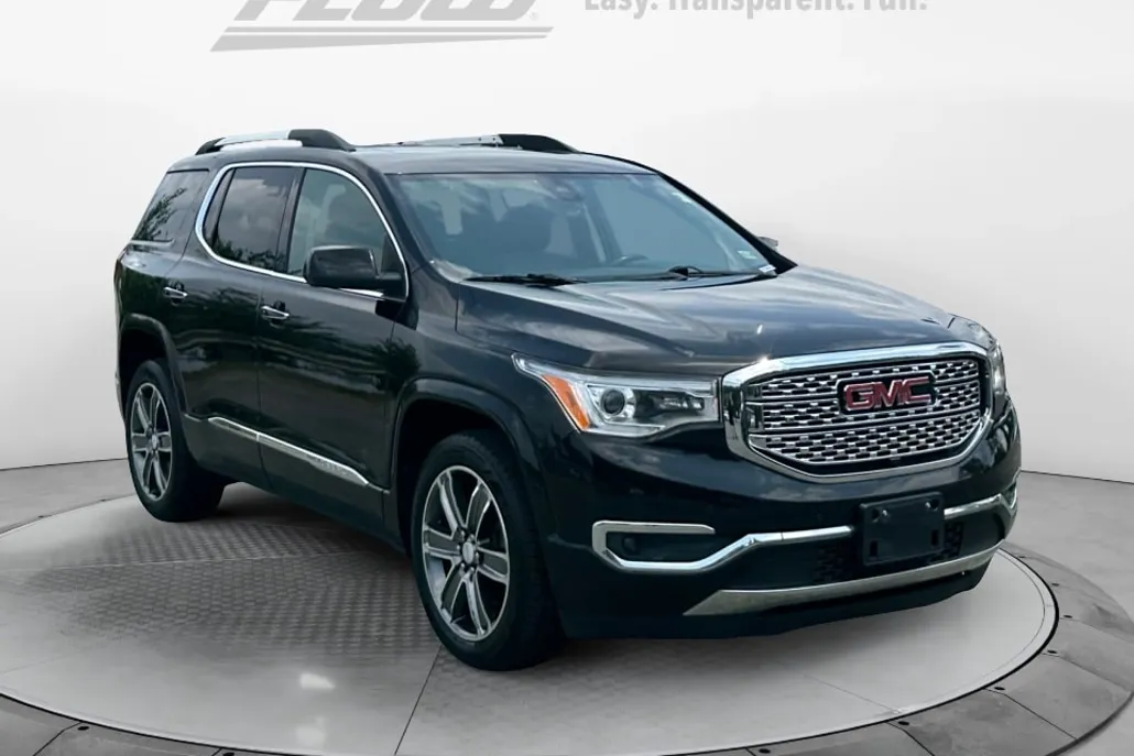 2017 Gmc Acadia Denali photo 1