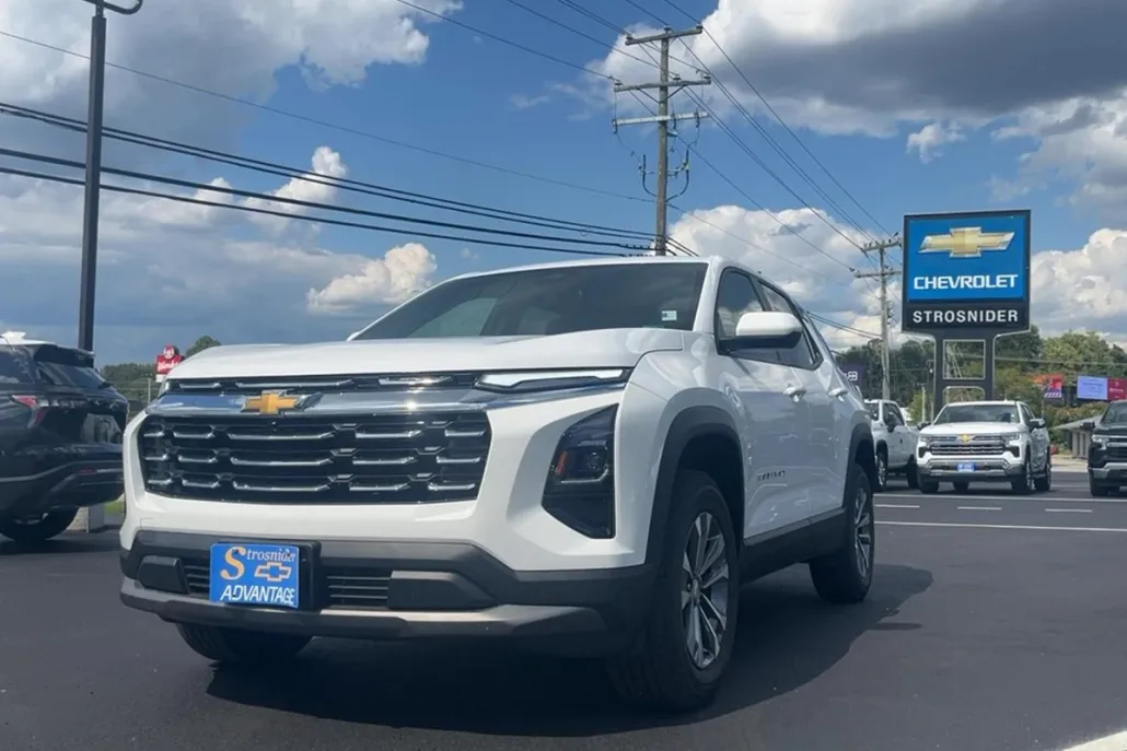 2026 Chevrolet Equinox LT photo 1