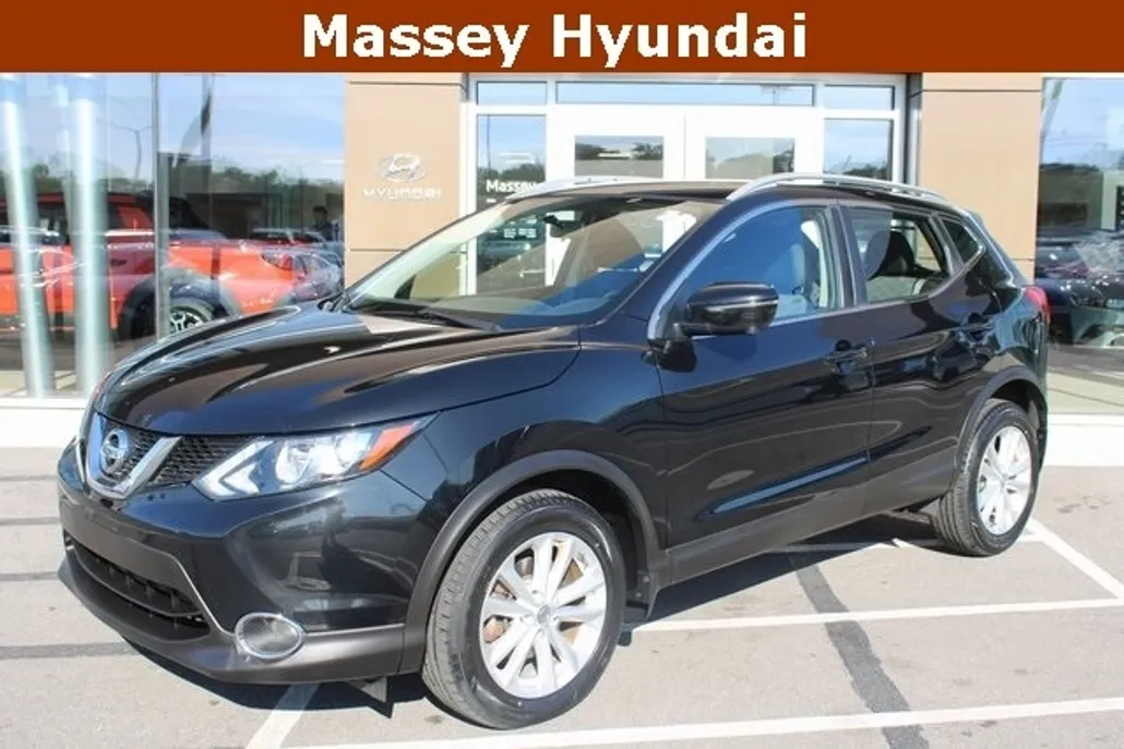 2017 Nissan Rogue Sport SV photo 1