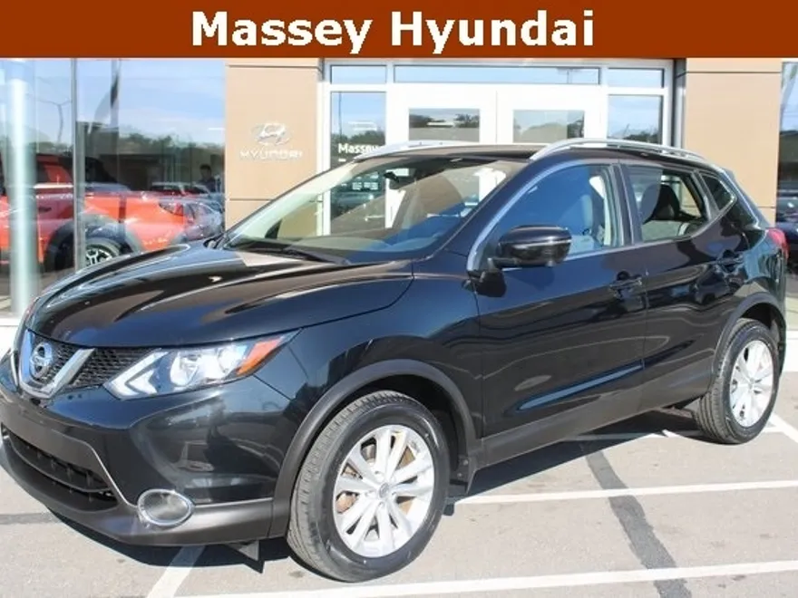 2017 Nissan Rogue Sport SV photo 1