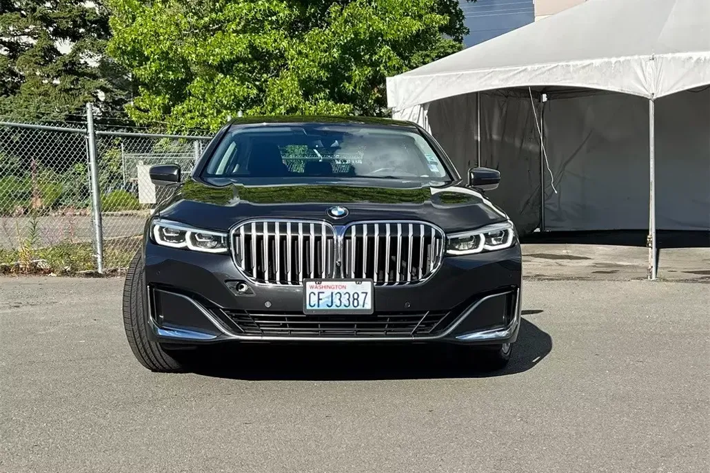 2022 Bmw 740i Sedan photo 1