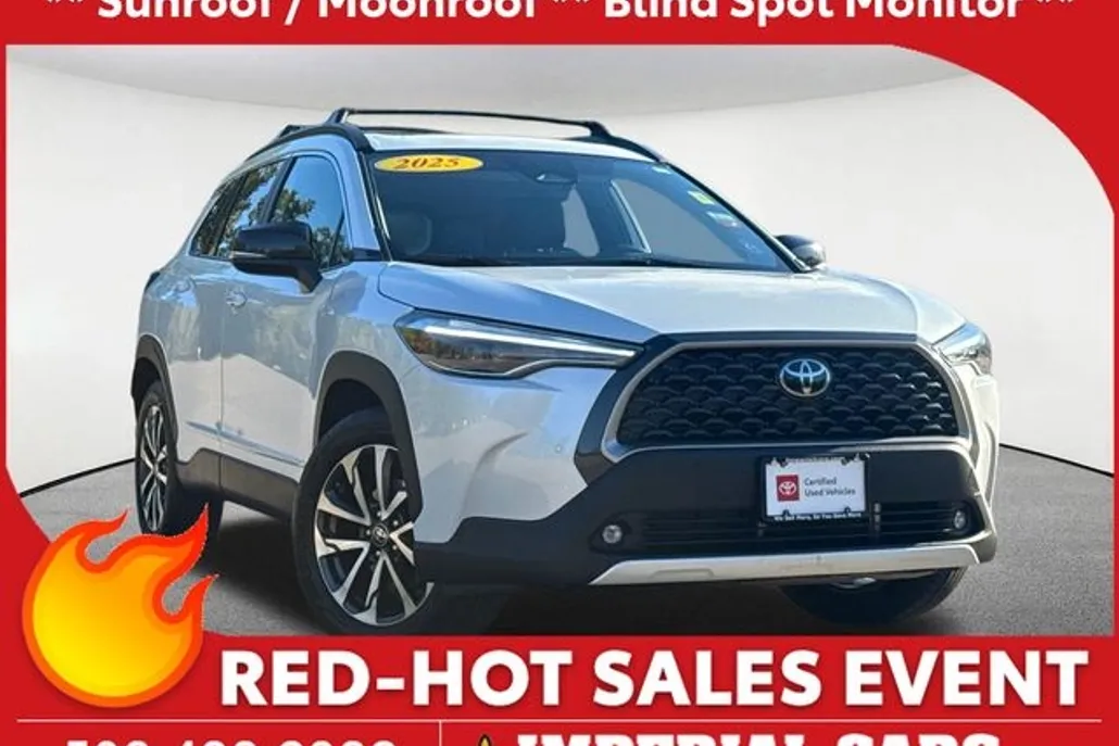 2025 Toyota Corolla Cross XLE photo 1