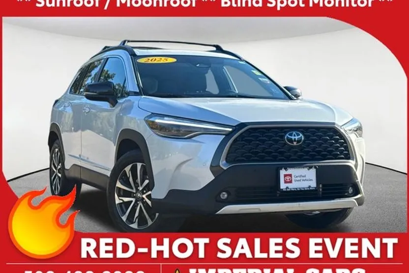 2025 Toyota Corolla Cross XLE photo 1