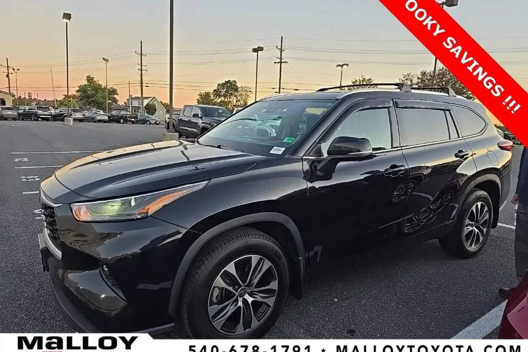 2022 Toyota Highlander XLE photo 1