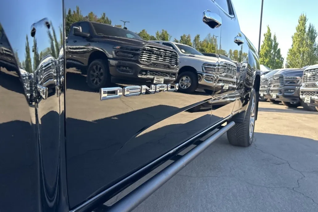 2022 Gmc Canyon Denali photo 1