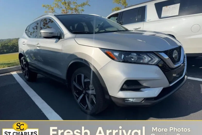 2022 Nissan Rogue Sport SV photo 1