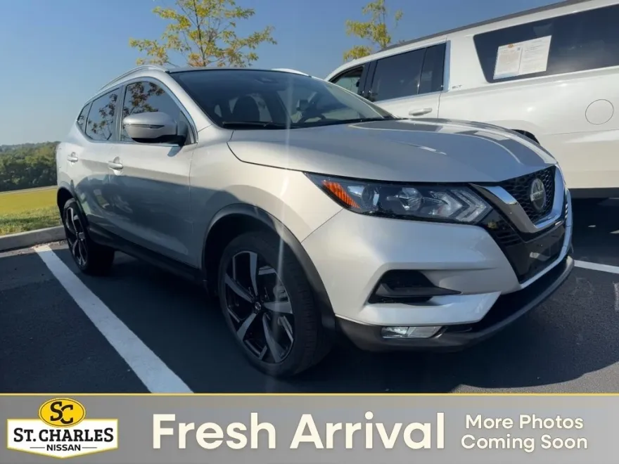 2022 Nissan Rogue Sport SV photo 1
