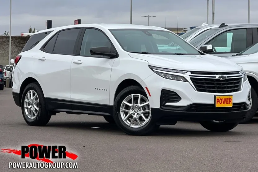 2022 Chevrolet Equinox LS photo 1
