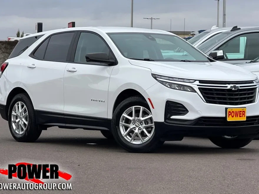 2022 Chevrolet Equinox LS photo 1
