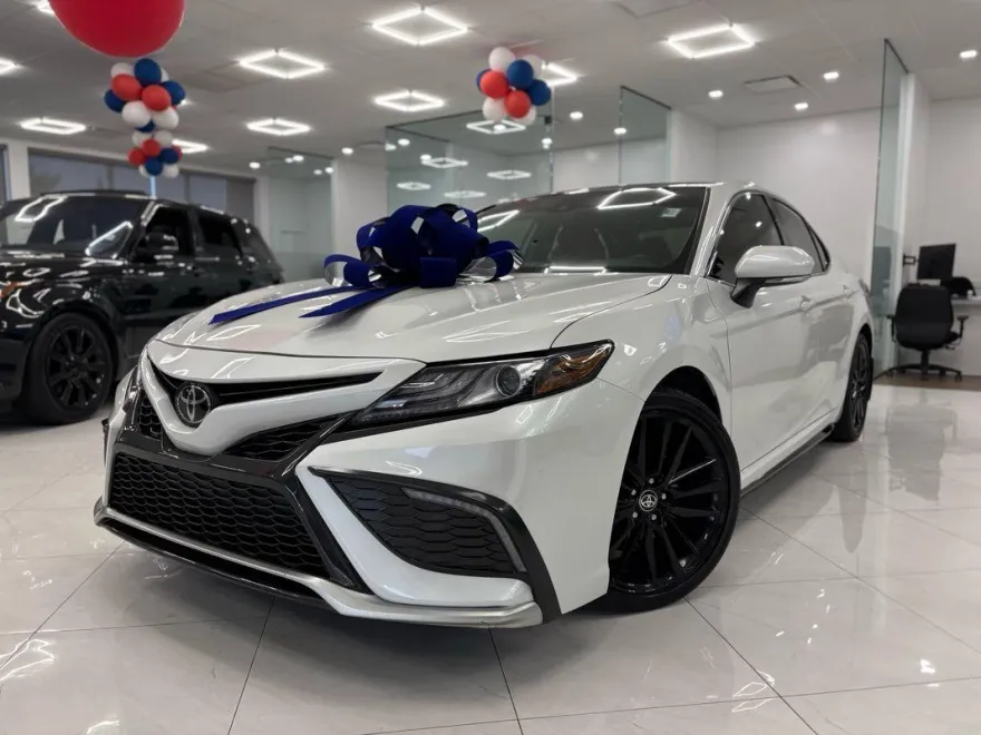 2023 Toyota Camry XSE photo 1
