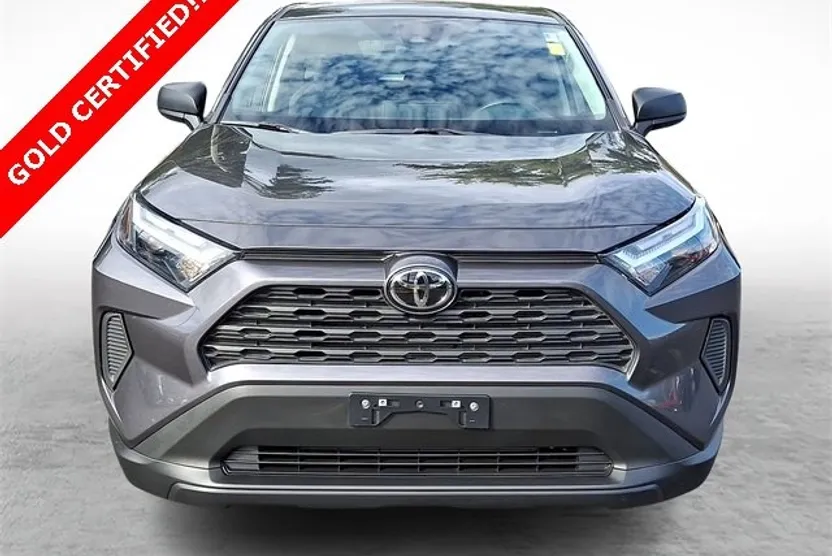 2024 Toyota RAV4 LE photo 1