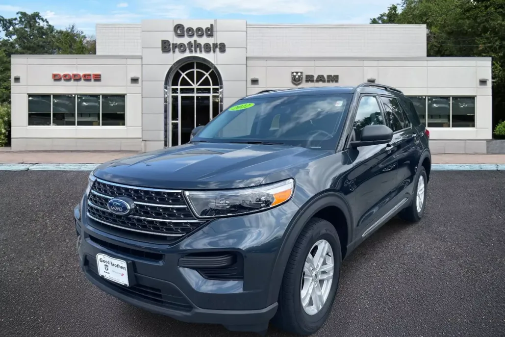 2022 Ford Explorer XLT photo 1