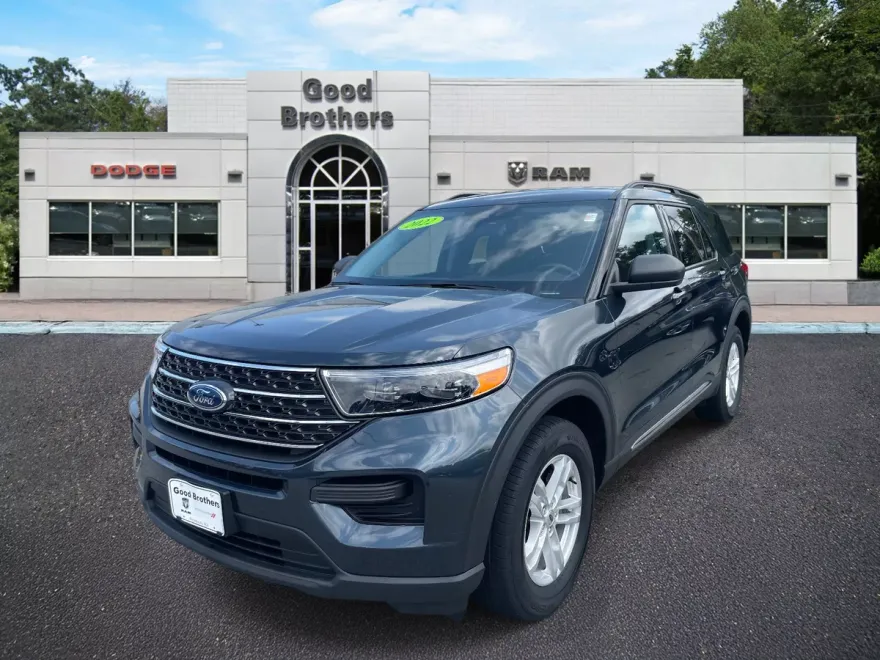 2022 Ford Explorer XLT photo 1