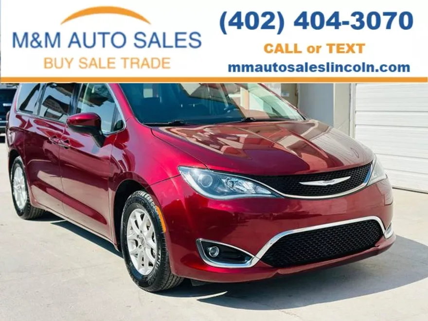 2021 Chrysler Voyager LXi photo 1