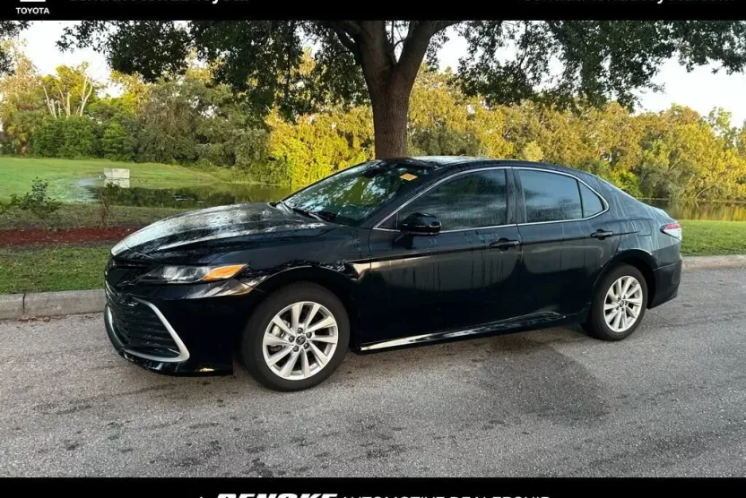 2024 Toyota Camry LE photo 1