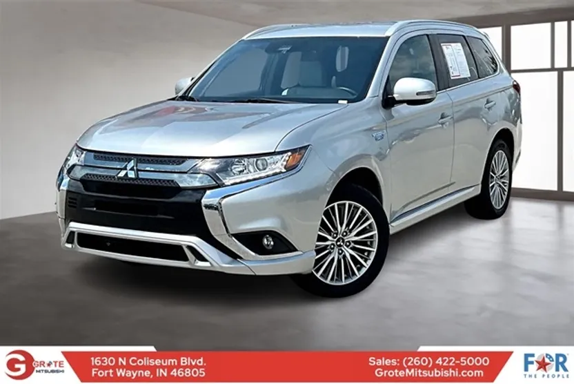 2022 Mitsubishi Outlander PHEV LE photo 1