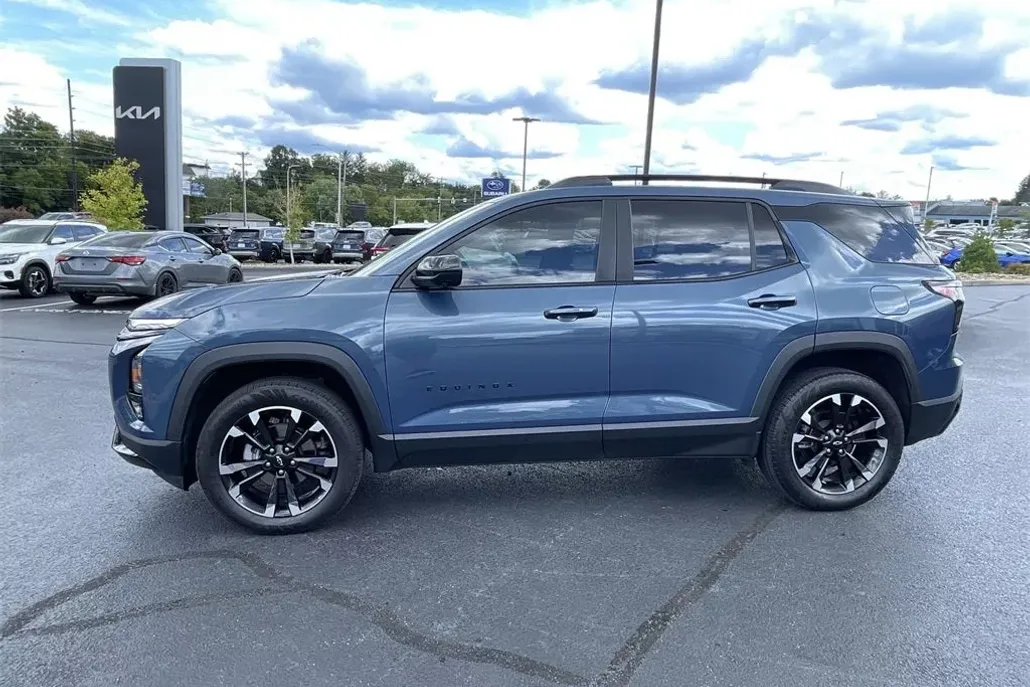 2025 Chevrolet Equinox RS photo 1