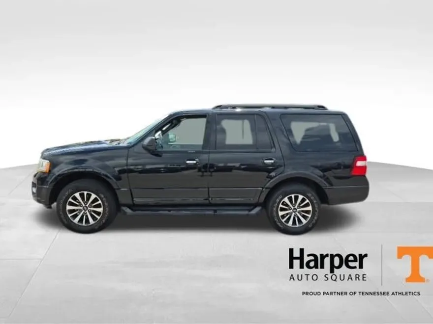 2017 Ford Expedition XLT photo 1