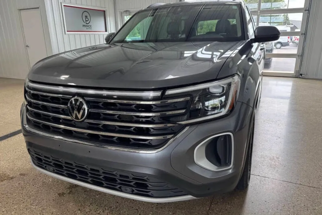 2024 Volkswagen Atlas SE photo 1