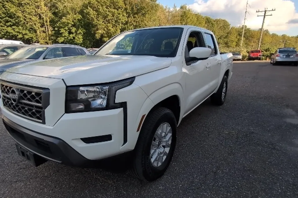 2023 Nissan Frontier SV photo 1