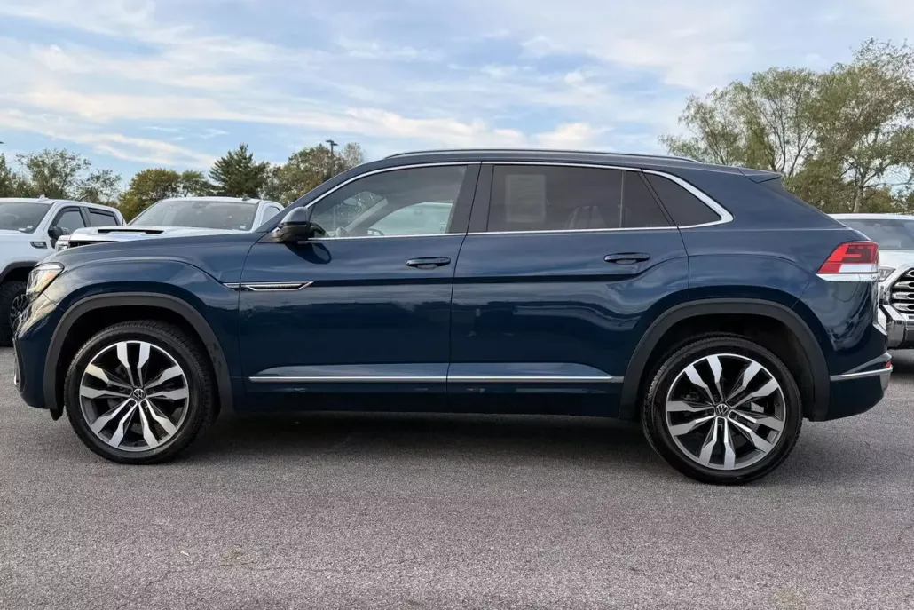 2020 Volkswagen Atlas Cross Sport V6 SEL R-Line photo 1