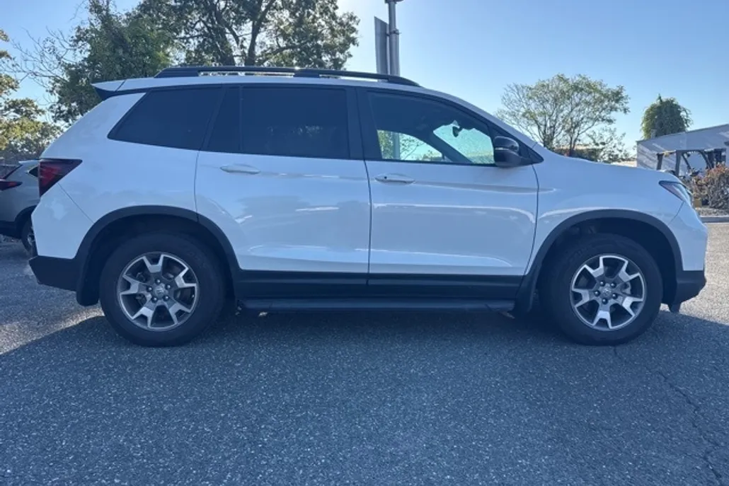 2023 Honda Passport TrailSport photo 1