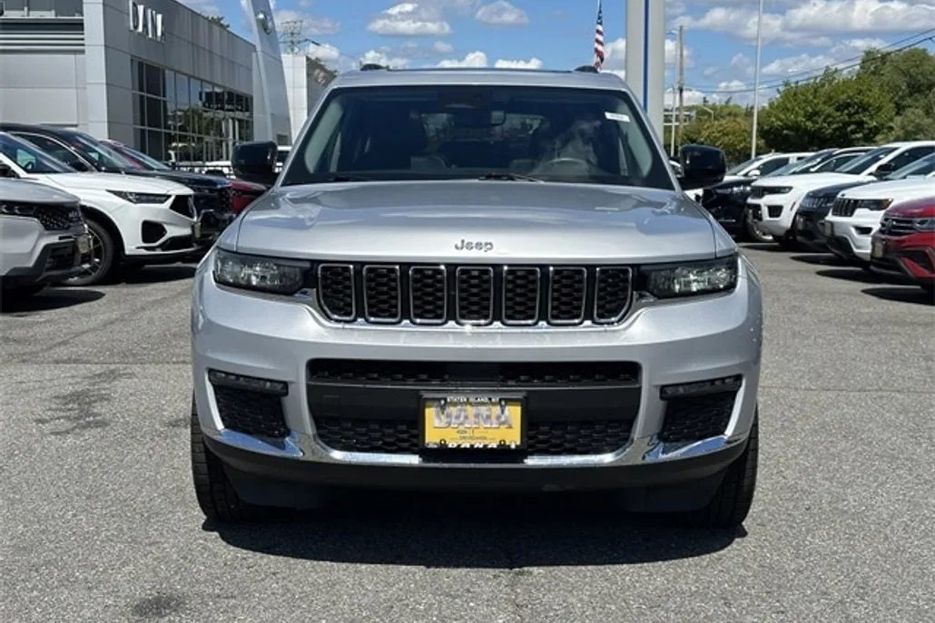 2022 Jeep Grand Cherokee Limited photo 1