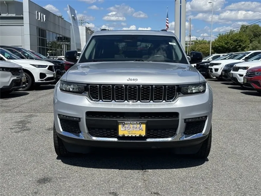 2022 Jeep Grand Cherokee Limited photo 1