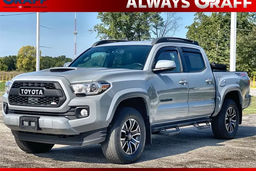 2020 Toyota Tacoma TRD Sport photo 1