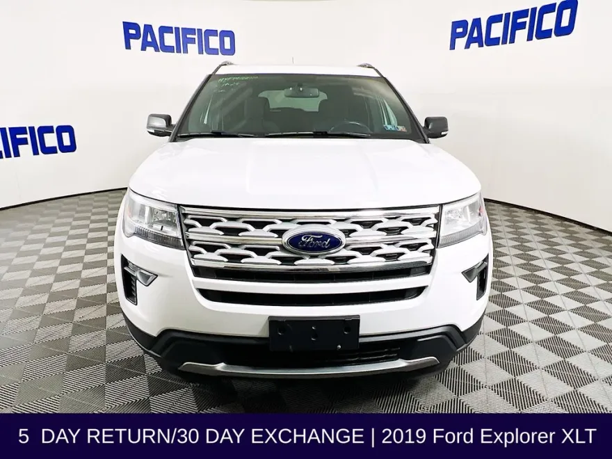 2019 Ford Explorer XLT photo 1