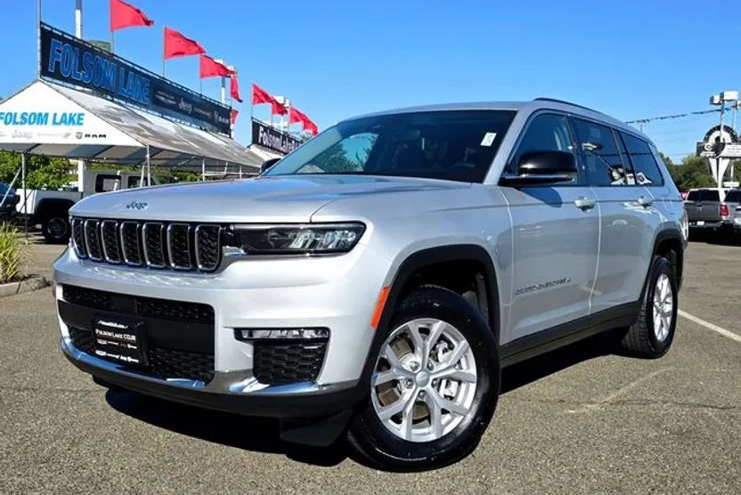 2023 Jeep Grand Cherokee Limited photo 1