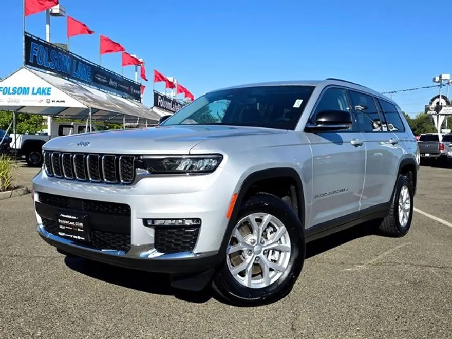 2023 Jeep Grand Cherokee Limited photo 1