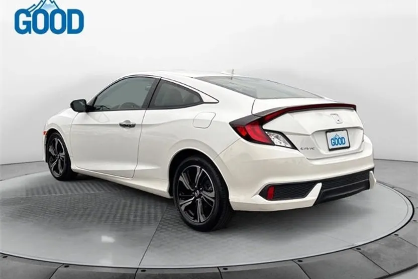 2018 Honda Civic Touring photo 1