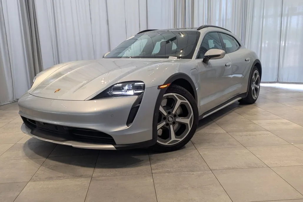 2024 Porsche Taycan Cross Turismo 4S photo 1