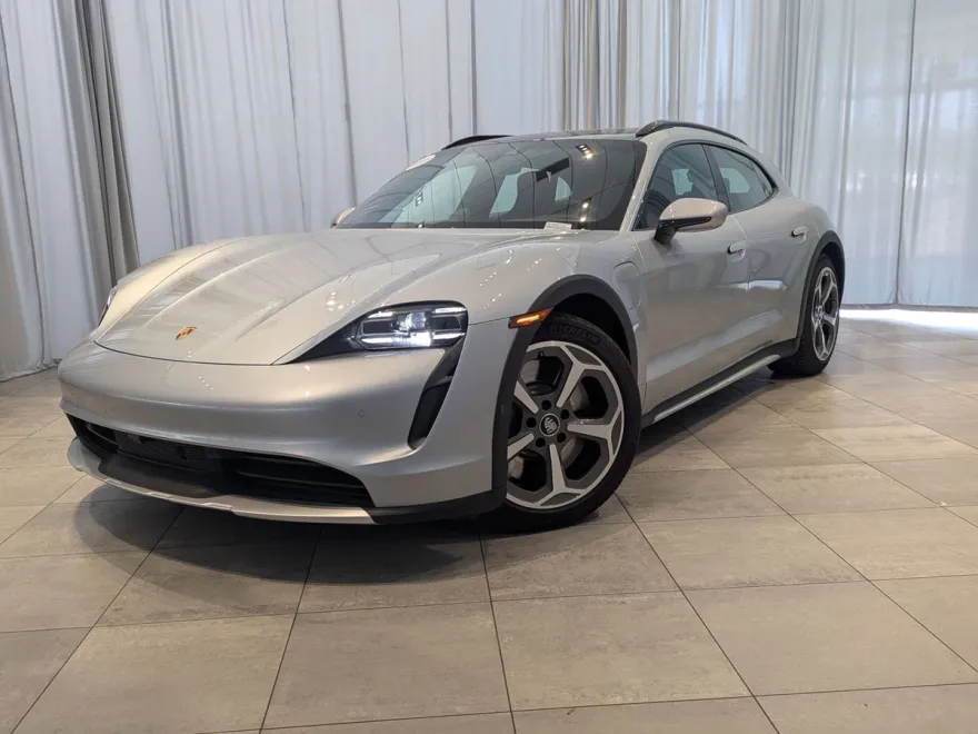 2024 Porsche Taycan Cross Turismo 4S photo 1
