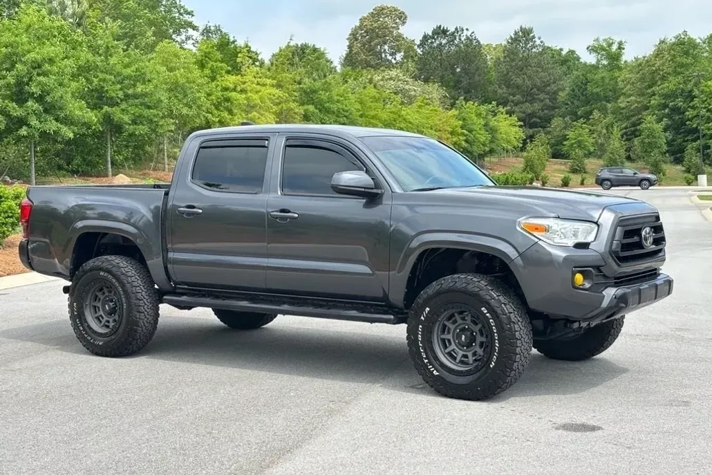 2023 Toyota Tacoma 4x4 SR5 Double Cab V6 photo 1