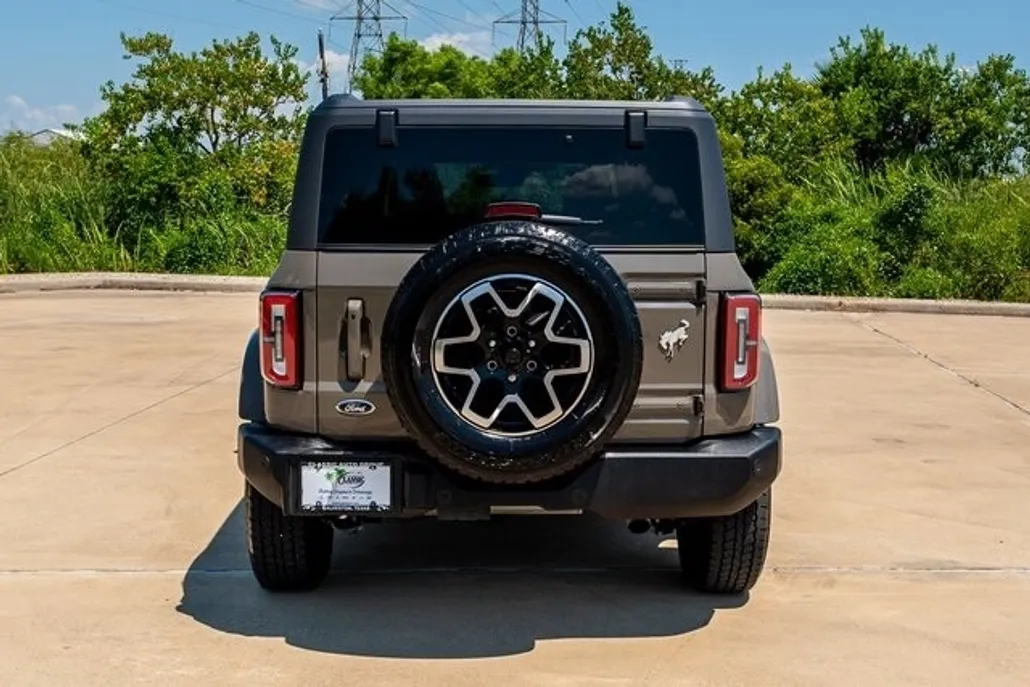 2025 Ford Bronco Outer Banks photo 1