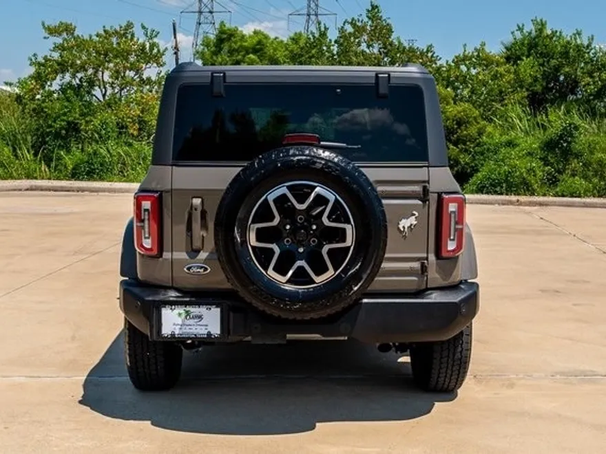 2025 Ford Bronco Outer Banks photo 1