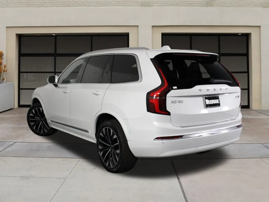2026 Volvo XC90 AWD Plus photo 1