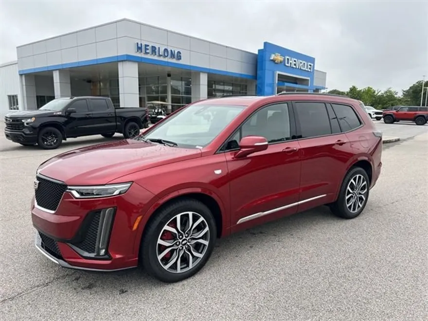 2024 Cadillac XT6 Sport photo 1
