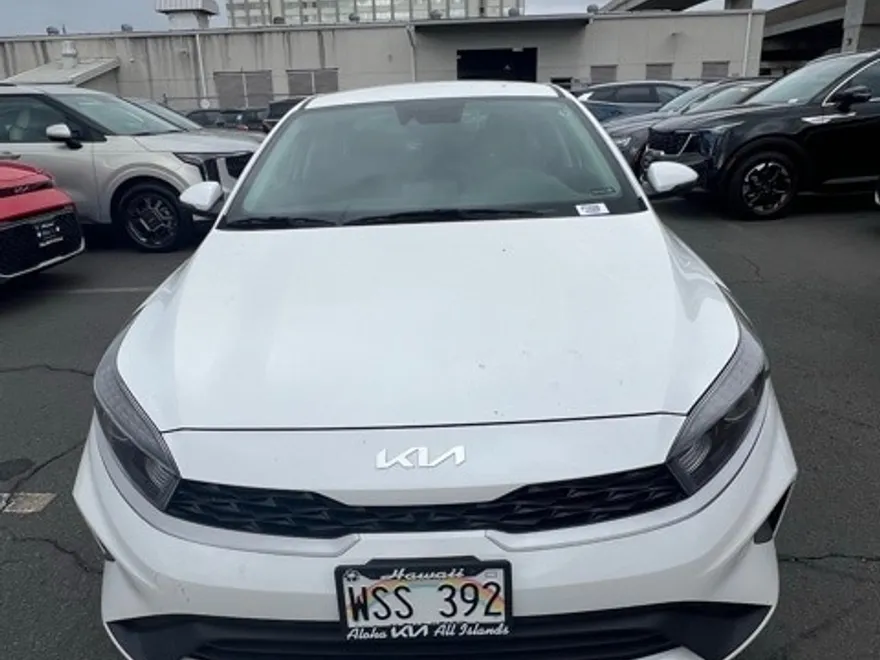 2023 Kia Forte LXS photo 1