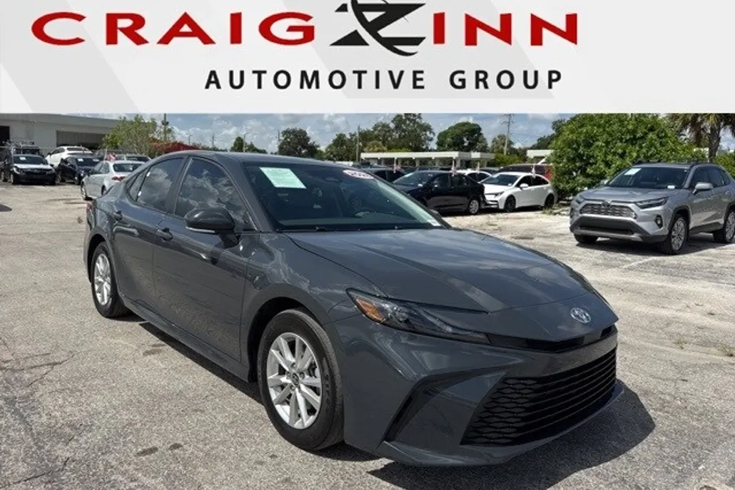 2025 Toyota Camry LE photo 1