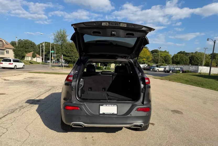 2017 Jeep Cherokee Limited photo 1