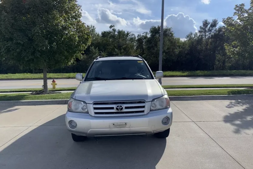 2004 Toyota Highlander photo 1