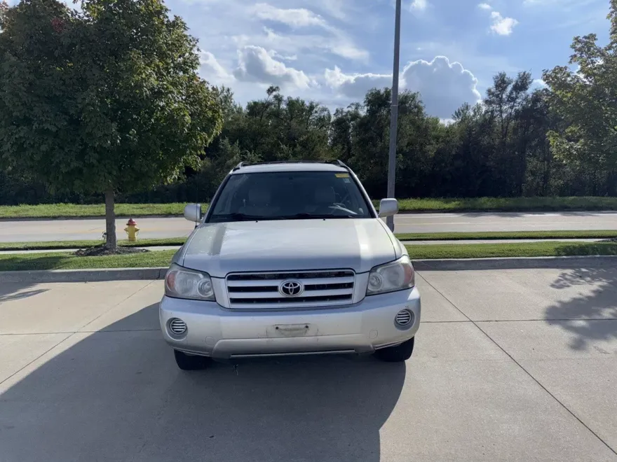 2004 Toyota Highlander photo 1