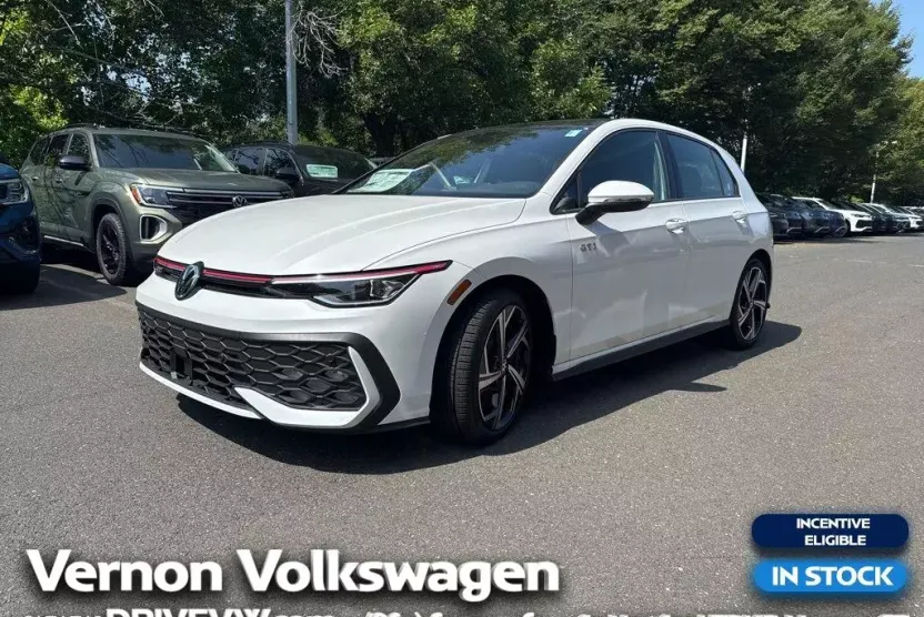 2025 Volkswagen Golf GTI SE photo 1