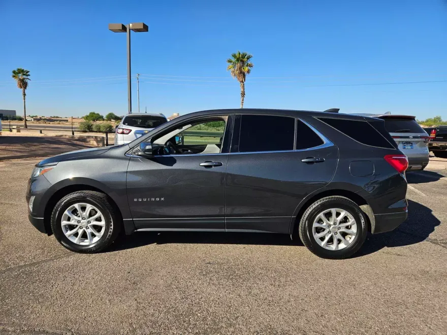 2018 Chevrolet Equinox LT photo 1